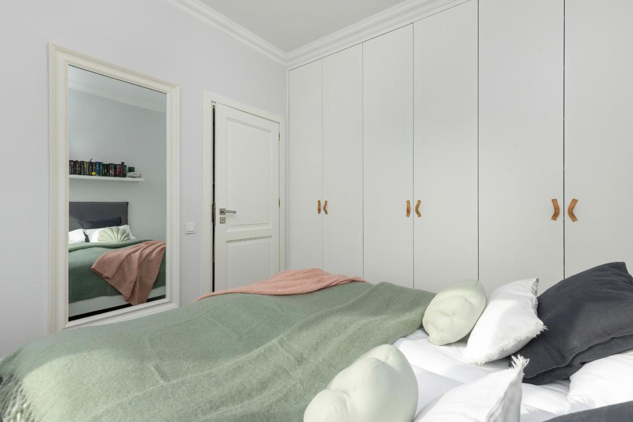 Cozy Apartment Gieysztora Wilanow By Noclegi Renters Варшава Екстериор снимка